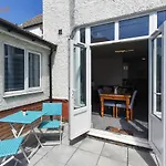 Two Bedroom Ground Floor Apartment Near The Beach
