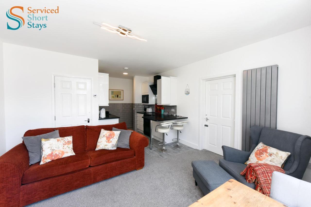 Apartment Two Bedroom Ground Floor Near The *