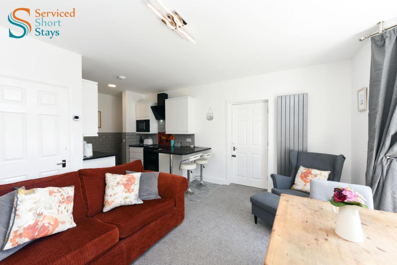 Two Bedroom Ground Floor Near The Apartment